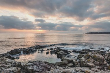 Denizde şafak vakti.