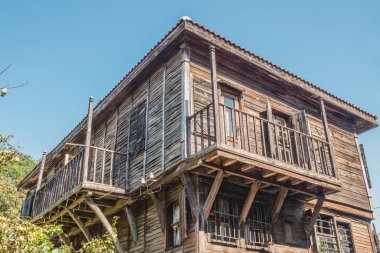 Süzebolu şehir bina cephe detay.