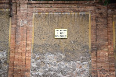 Zona Militare Roma, İtalya 'da Bir Duvarda İmza