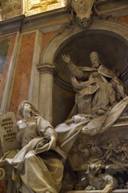 İtalya, Roma 'daki Aziz Peter Bazilikası' nın içinde.