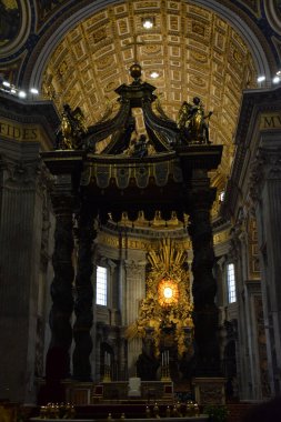 İtalya, Roma 'daki Aziz Peter Bazilikası' nın içinde.