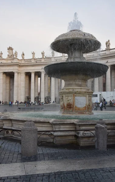 ピエトロ大聖堂 イタリア ローマのサン ピエトロ広場 — ストック写真