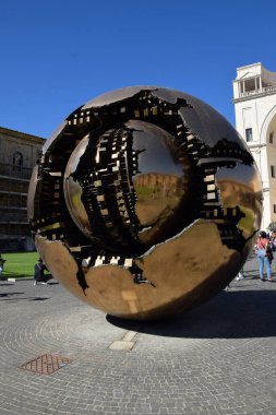 Çam Kozalağı - Pigna Vatikan Müzesinin Avlusunda, Roma