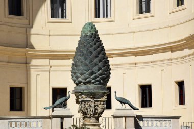 Çam Kozalağı - Pigna Vatikan Müzesinin Avlusunda, Roma
