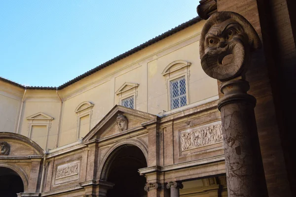 Vatikan Müzeleri, Roma, İtalya