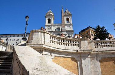 İspanyol Merdivenleri ve Chiesa di Trinita dei Monti ve Roma, İtalya 'da