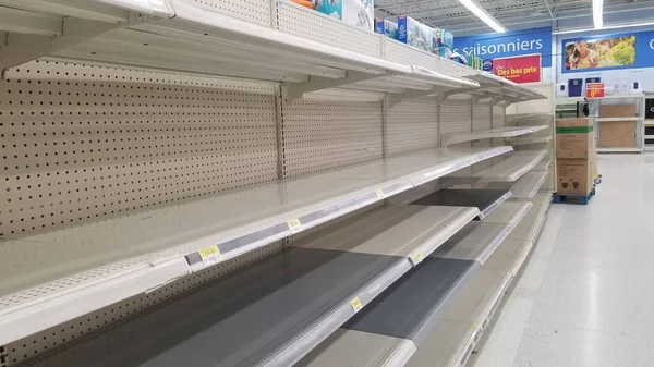 Порожні Полиці Супермаркетів Після Купівлі Паніки Під Час Пандемії Коронавірусу — стокове фото