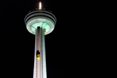 Niagara Şelalesi, Ontario Kanada - 29 Ağustos 2019: Niagara Şelalesi 'nde Gece Aydınlandı
