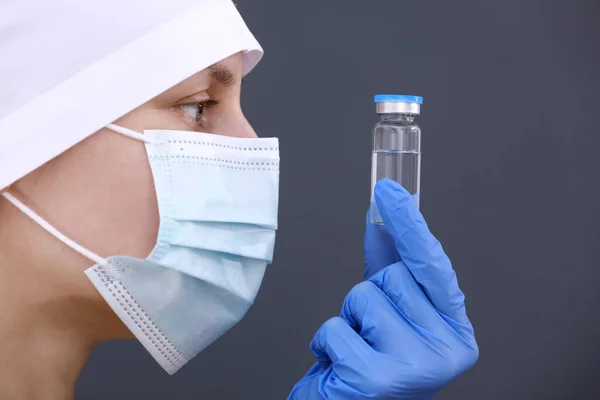코로나 바이러스 Covid Coronavirus Vaccine Glass Bottle Doctor Medical Mask — 스톡 사진