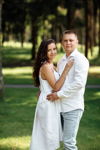 Young Couple Love Hugging Park Summer Day Man Woman Outdoors — Stock Photo, Image