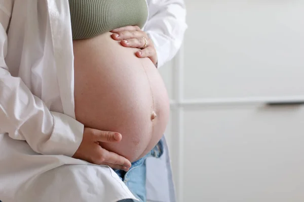 Embarazo Saludable Vista Lateral Mujer Embarazada Con Vientre Grande Embarazo — Foto de Stock