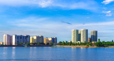  Lake Sayran. Almatı şehri