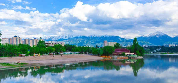 Lago Sayran. Almaty City — Fotografia de Stock