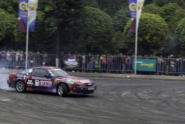 Drift araba. Kazakistan. Almatı.