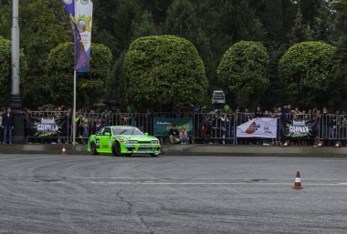 Drift araba. Kazakistan. Almatı.