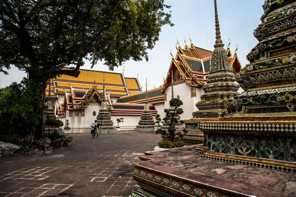 Arquitectura budista en Bangkok, Tailandia — Foto de Stock