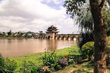 Çift Dragon Köprüsü