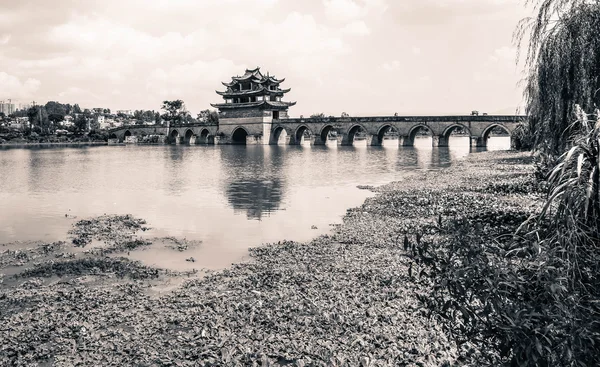 Çift Dragon Köprüsü