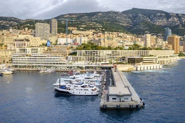 Monte Carlo y Puerto Hércules desde el mar Mediterráneo — Foto de Stock