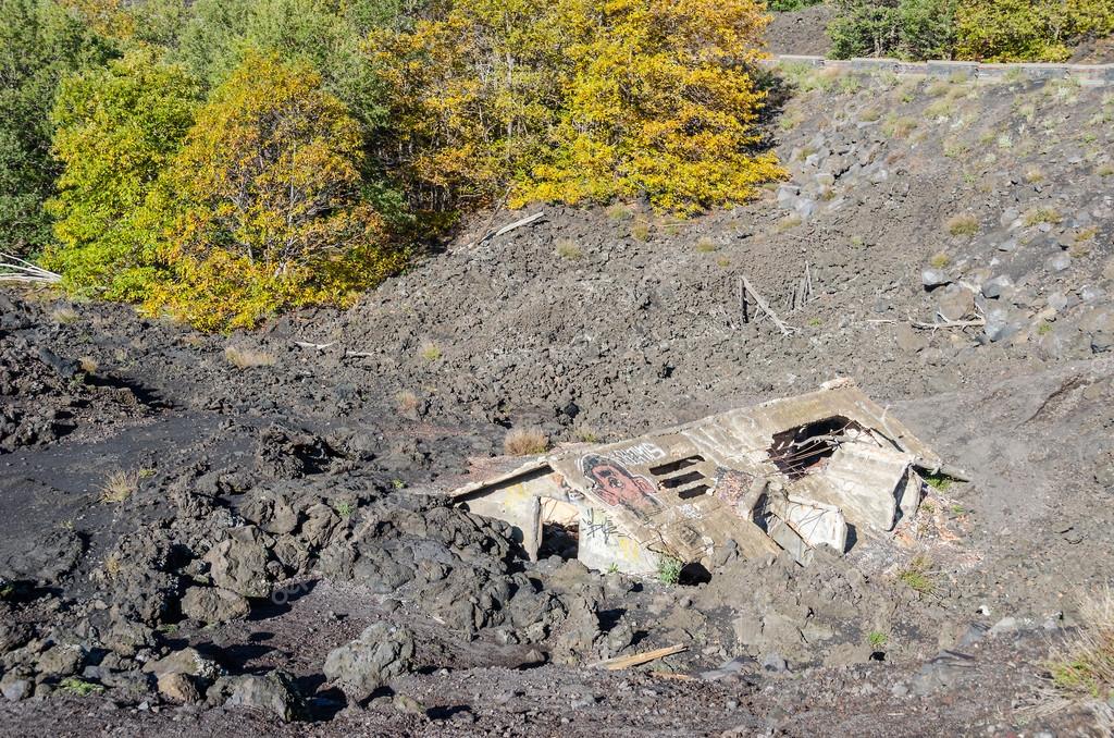 House destroyed by lava — Stock Photo © laranik 108752948