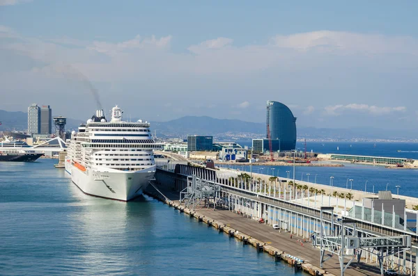 Port Vell Barcelona ile cruise terminal