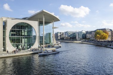 Duvarının yıkılmasından 25 yıl