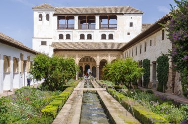 Generalife avlu