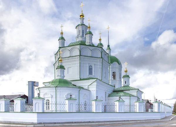 Церква Богоявлення Енісейському Соборі Стародавня Православна Архітектура Світле Небо Хмарами — стокове фото