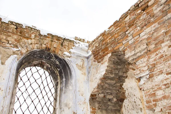 Стіни Арочні Вікна Старої Покинутої Цегляної Будівлі Концепція Охорони Збереження — стокове фото