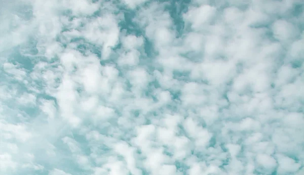 Незвичайні Хмари Бірюзовому Небі Фон Або Фон — стокове фото
