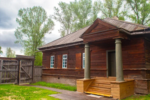 Large Vintage Wooden House High Porch Wooden Columns — Stock Photo, Image