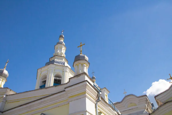 Дзвіниця Куполи Православний Собор Тлі Синього Неба — стокове фото