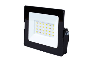 Beyaz zemin üzerinde LED spot ışığı, izole, yakın çekim.