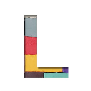 Çok renkli plastiksi yazı tipi. L harfi, arka planda renkli plastiklerin olduğu kağıttan kesilmiş. Bir dizi hacimsel renk yazıtipi.