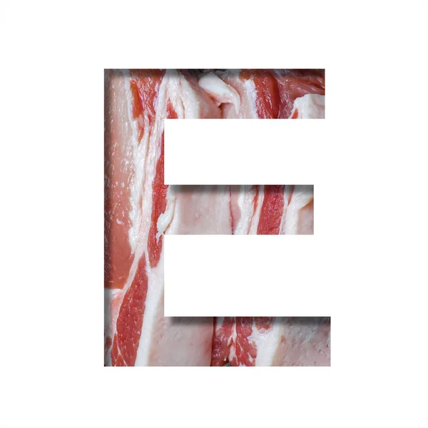 Шрифт Свежего Мяса Буква Вырезана Бумаги Фоне Сырого Свежего Бекона — стоковое фото