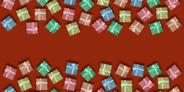 Kırmızı zemin üzerinde hediyeler olan renkli kutular, metin için yer, düz uzanma.