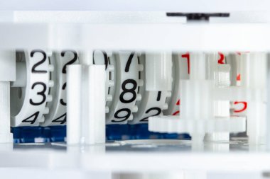 Su sayacının mekanizması ve sayıları, su tüketiminin hesaplanması veya kamu hizmetlerinin maliyeti