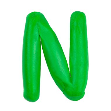 Plastik yazı tipi. N harfi beyaz arka plan izolasyonunda plastikinden yapılmıştır. Yaratıcılık için dekoratif yazı tipi.