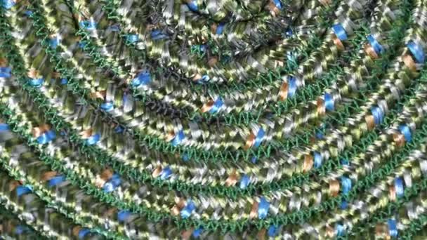 Психоделічне Зелене Блискуче Коло Блакитними Крапками Обертається Крупним Планом — стокове відео