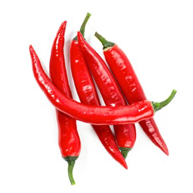 Kırmızı biberler beyaz izole edilmiş yakın plan, kırmızı kuyruklu, üst manzara, kopyalama alanı. 