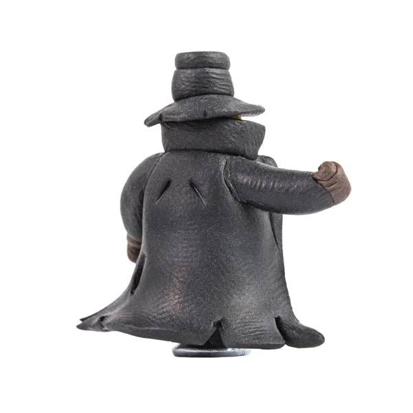 Figura Mistycznym Charakterze Wysokim Kapeluszem Czarnym Płaszczem Wykonana Plastycyny — Zdjęcie stockowe