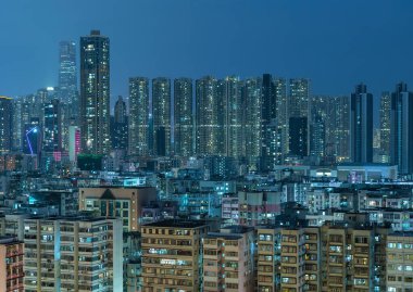 Hong Kong şehir merkezindeki gökyüzü manzarası.