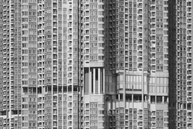 Hong Kong 'da yüksek katlı bir bina.