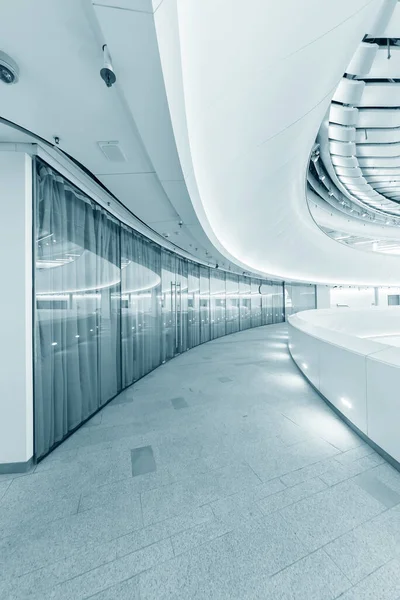 Modern Bina Koridorunun Görünümü — Stok fotoğraf