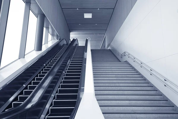 Vista Interior Escaleras Mecánicas Escaleras Arquitectura Moderna —  Fotos de Stock