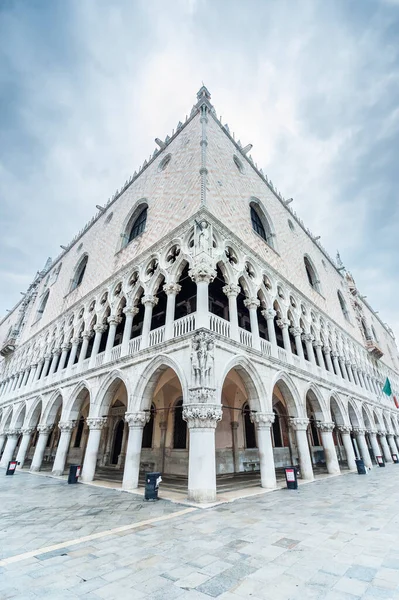 歴史的建造物 イタリア ヴェネツィアのドージェ宮殿 — ストック写真