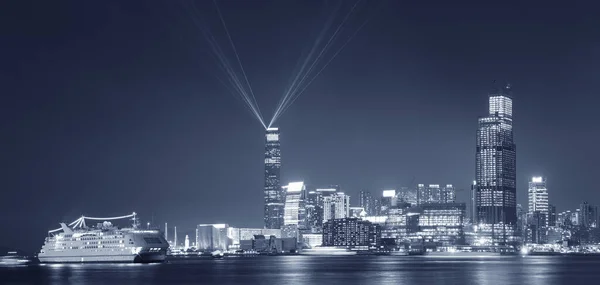 Laser Show Στο Victoria Harbor Του Χονγκ Κονγκ Την Νύχτα — Φωτογραφία Αρχείου