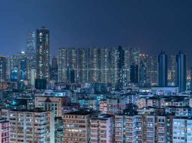 Hong Kong şehir merkezindeki gökyüzü manzarası.
