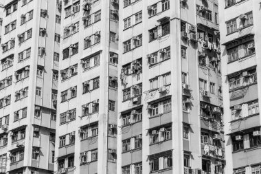 Hong Kong 'da yüksek katlı bir bina.