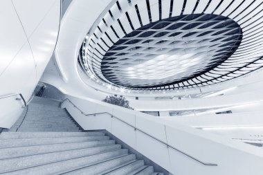 Modern mimarinin iç görünümü. Soyut arkaplan oluşturuluyor